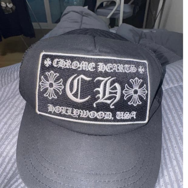 크롬하츠 모자 판매합니다.