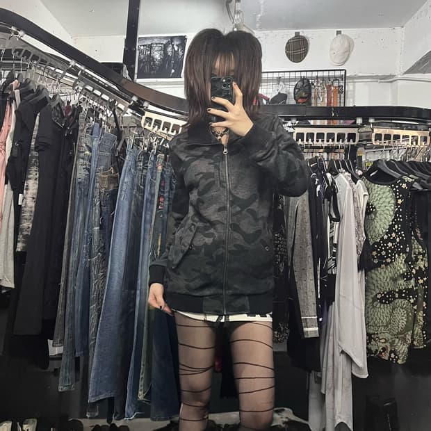 인더아틱 카모패턴 집업