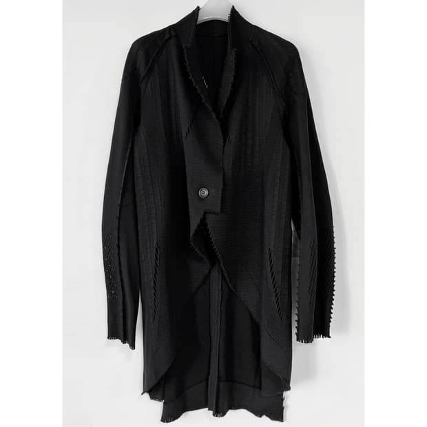 이세이미야케 페테 언발 니트 가디건