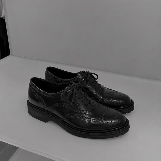 에디 슬리먼 15 FW '프렌치 락앤롤' 컬렉션 윙칩 더비슈즈