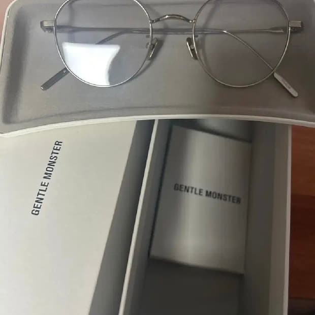 젠틀몬스터 요나 031 골드색상