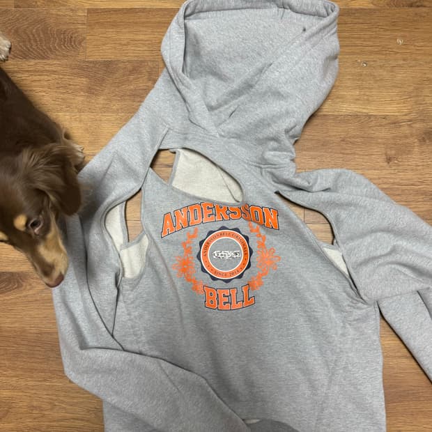 앤더슨벨 컷아웃 후드티