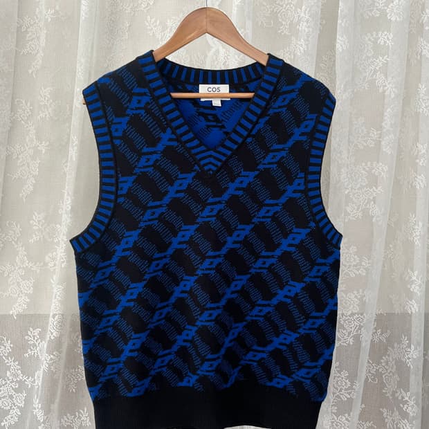 L) 코스 COS 자카드 니트 베스트 블루