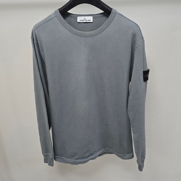 스톤아일랜드 롱슬리브 맨투맨 L사이즈 100 판매