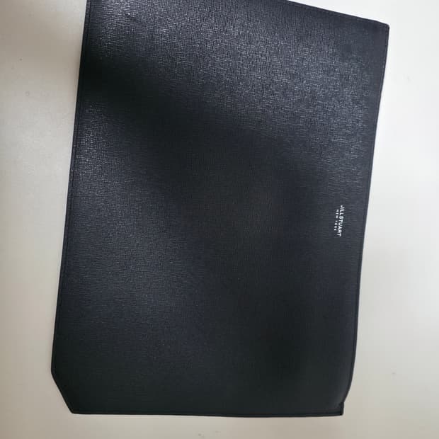 질스튜어트 서류 클러치백