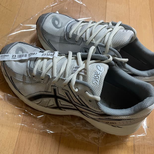 아식스 조그 100s 270 은색