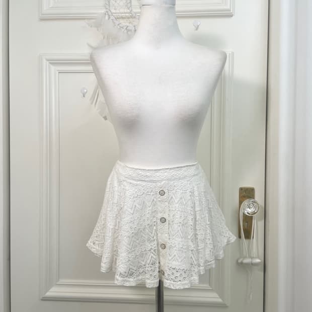 white lace back banding mini pants skirt