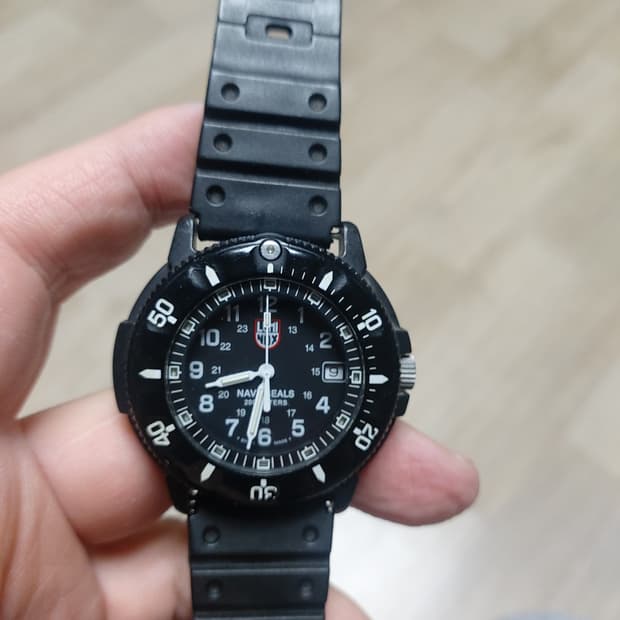 루미녹스 네이비씰 블랙