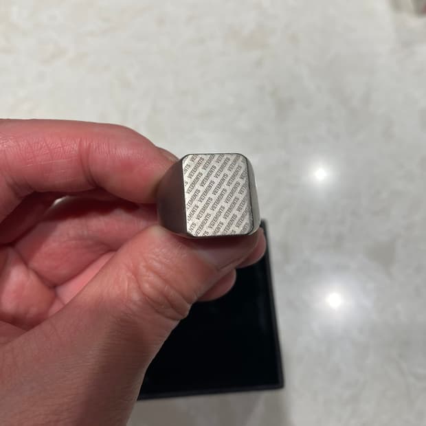 베트멍 브라스 실버 모노그램 로고 링