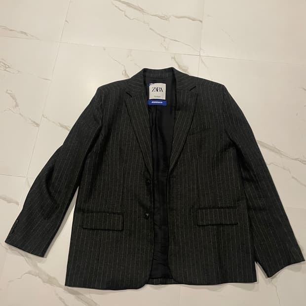 자라 아더에러 블레이저