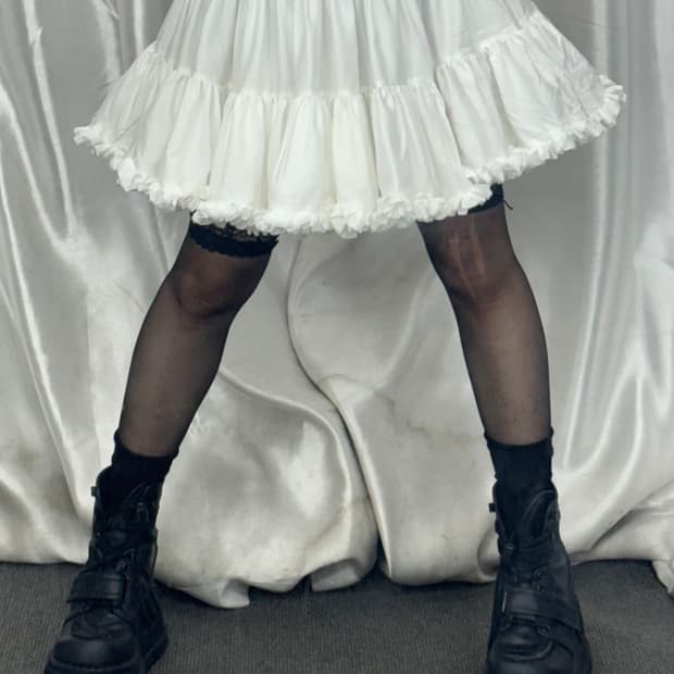 white lace frill skirt