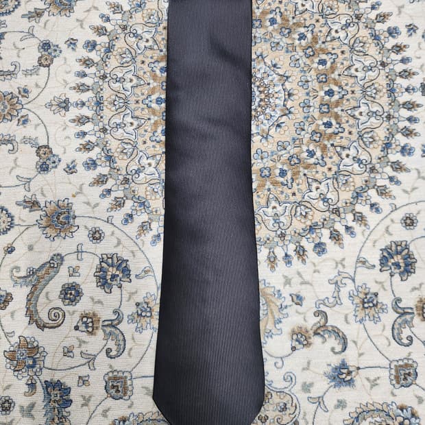 메트로시티 블랙 스트라이프 넥타이