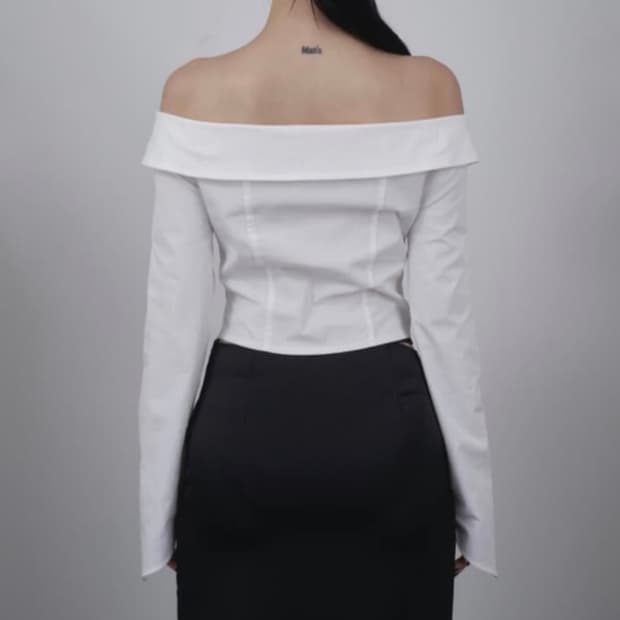 티유알이 오프숄더 셔츠 화이트