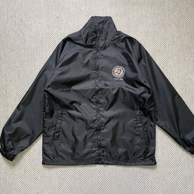 산토리보스 x 데상트 나일론 바람막이 