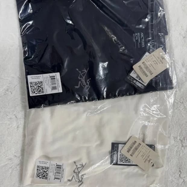 🔥[무료배송/새상품]🔥 아크테릭스 반팔 남녀공용 2 colors