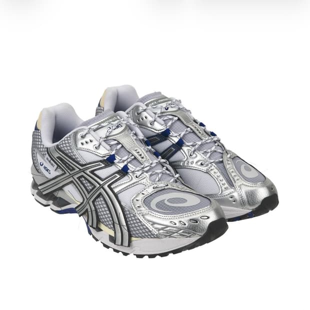 아식스 x 인빈시블 젤 님버스 10.1 HTTP 404 크림 메탈릭 실버