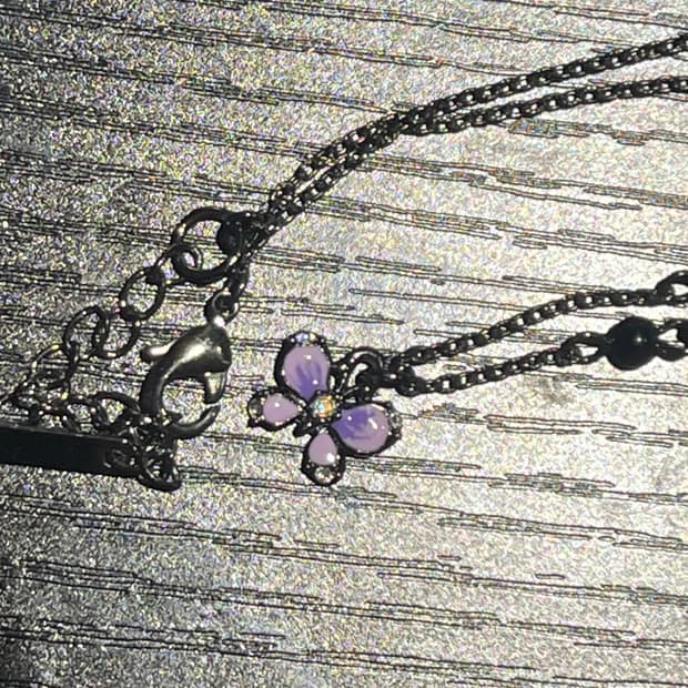 안나수이 목걸이