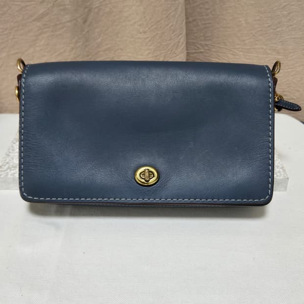 코치 블루 레더 크로스백
