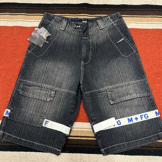 마리떼 프랑소와 저버 데니 쇼츠