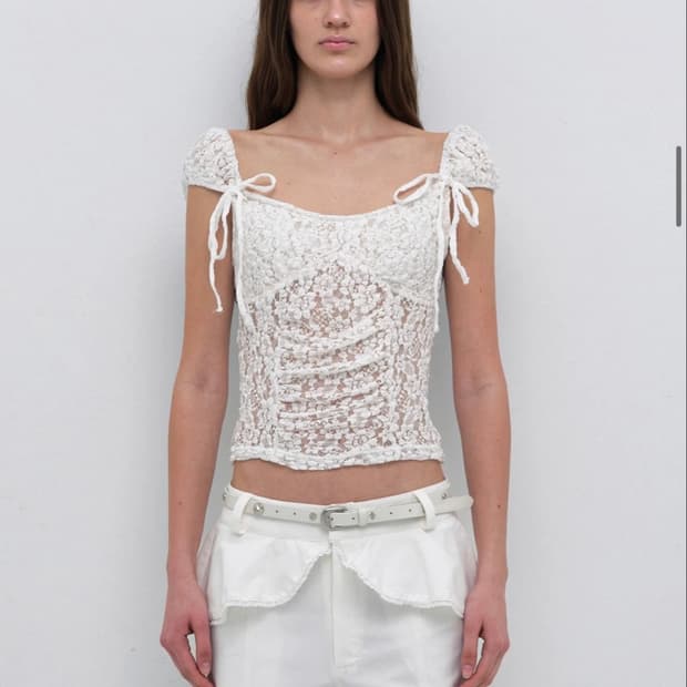 CERRIC 세릭 LACE CREASE SHIRRING HALF TOP