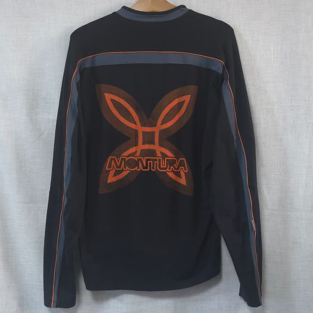 몬츄라 정품 기능성 긴팔 티셔츠 빅로고 고프코어 등산 러닝 100