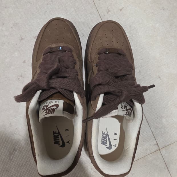 에어포스1 07 W 카카오와우 265사이즈 팔아요 