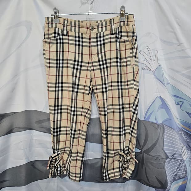 버버리 체크 칠부 팬츠