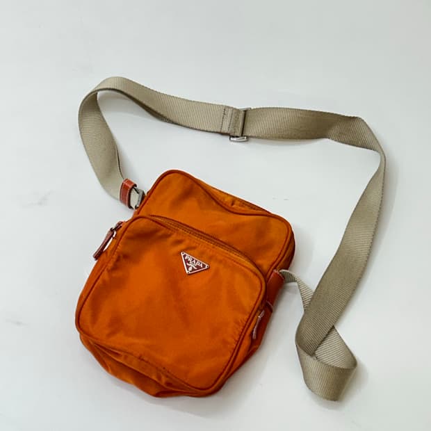 Prada 프라다 나일론 스몰링 크로스백