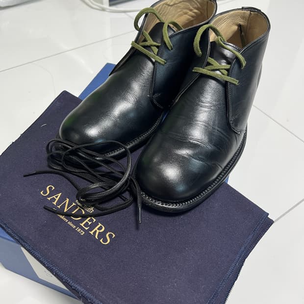 택포29) 샌더스 B.G.S 플레인토 왁시 레더 처카 부츠 6.5