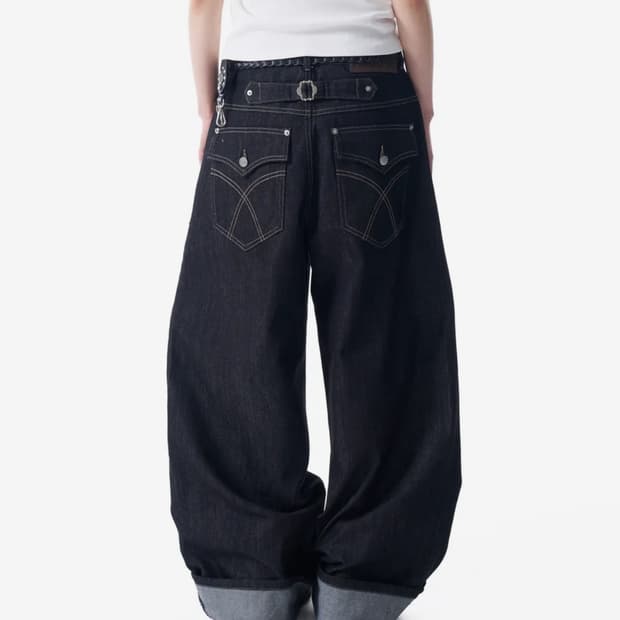 아캄 Cinch Back Denim Pants (Black)