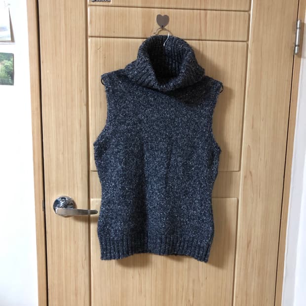 챠콜 터틀넥 베스트 🛖 