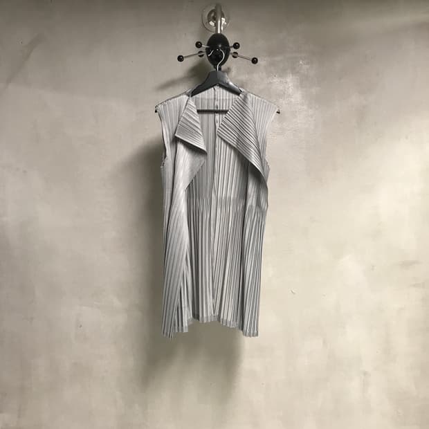 이세이 미야케 플리츠 플리즈 가디건 그레이 3(W)