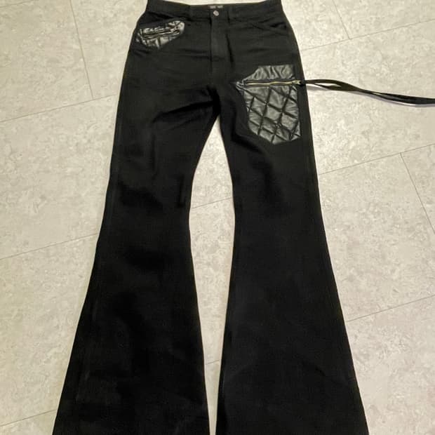 에모스탠스 클럽 레더 패치 플레어진 1사이즈 (가방 증정)