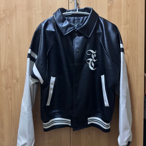 팬시클럽 한정판 바시티 자켓 ONE SIZE