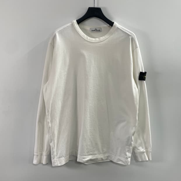 스톤아일랜드 와펜 화이트 롱슬리브 긴팔티 (on.1157)