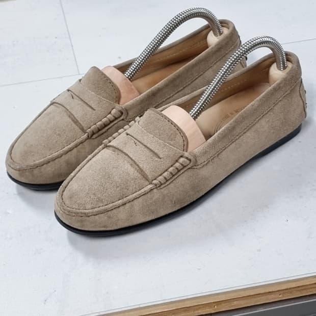 토즈 Tod's 스웨이드 로퍼 드라이빙 슈즈 구두 슈즈 (230/36)