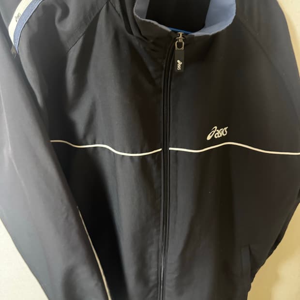 아식스 바람막이