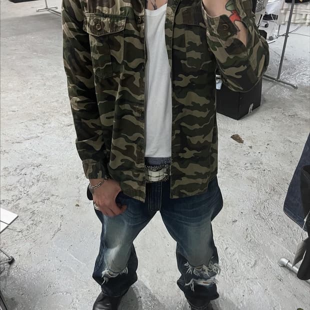 vtg woodland camo shirt