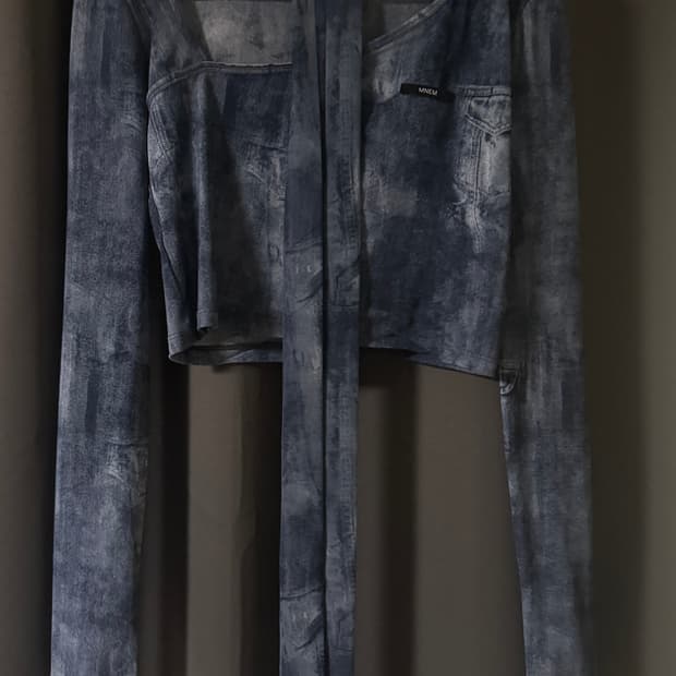 므넴 다잉 스카프 레이어드 탑