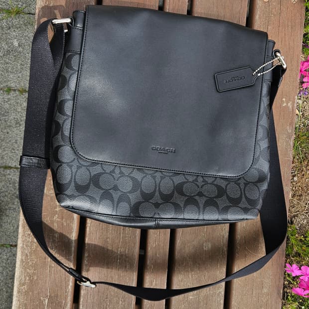 코치 시그니쳐 캔버스 메신저 크로스백/coach