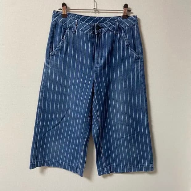 일본 GU 지유 데님 스트라이프 버뮤다 팬츠