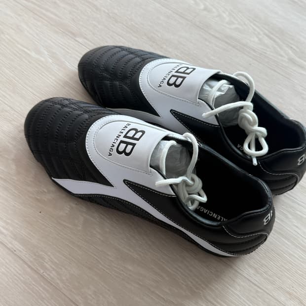 발렌시아가 젠 스니커즈 250/EU 38새상품