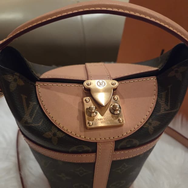 루이비통  모노그램 캔버스 버킷 더플백 토트백 겸 숄더백