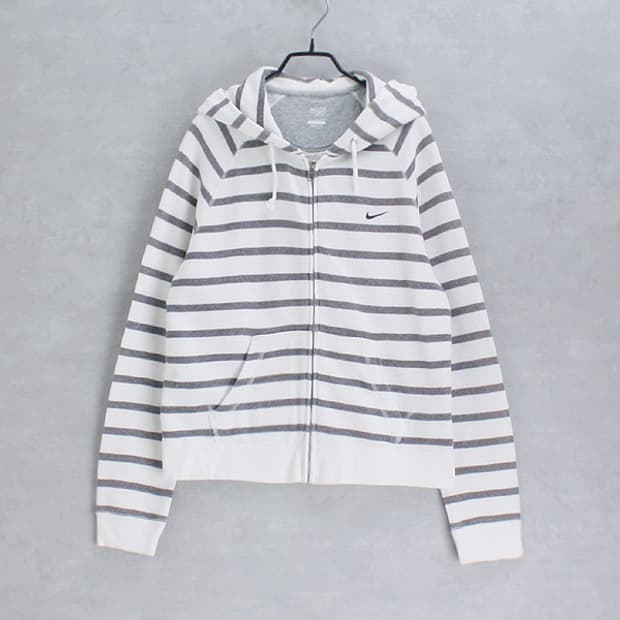 NIKE _ raglan border hoodie