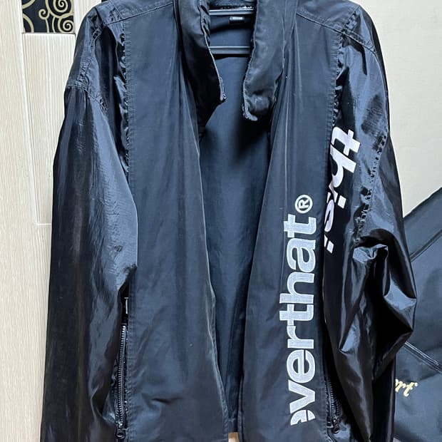 디스이즈네버댓 바람막이