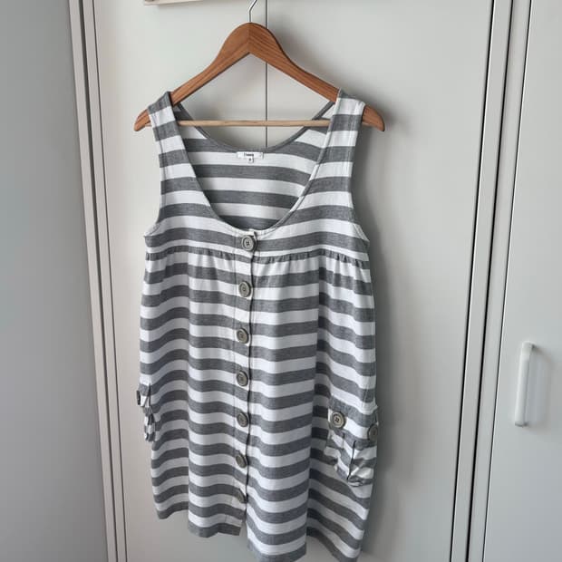 J-honey 단추 스트라이프 핀턱 나시 원피스