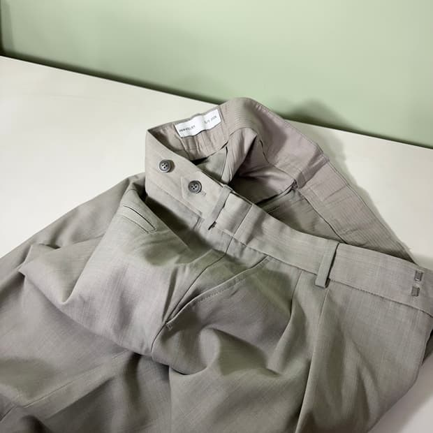 XXL 흐앤므 아뜰리에 H&M 하이웨스트 라이트그레이 와이드핏 투턱 린넨