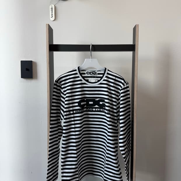 꼼데가르송 CDG 로고 스트라이프 롱슬리브 티셔츠 