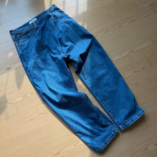 [46] 토가 비릴리스 비대칭 데님팬츠