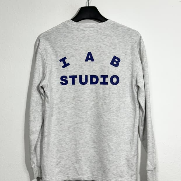 아이앱스튜디오 롱슬리브 라이트그레이 M